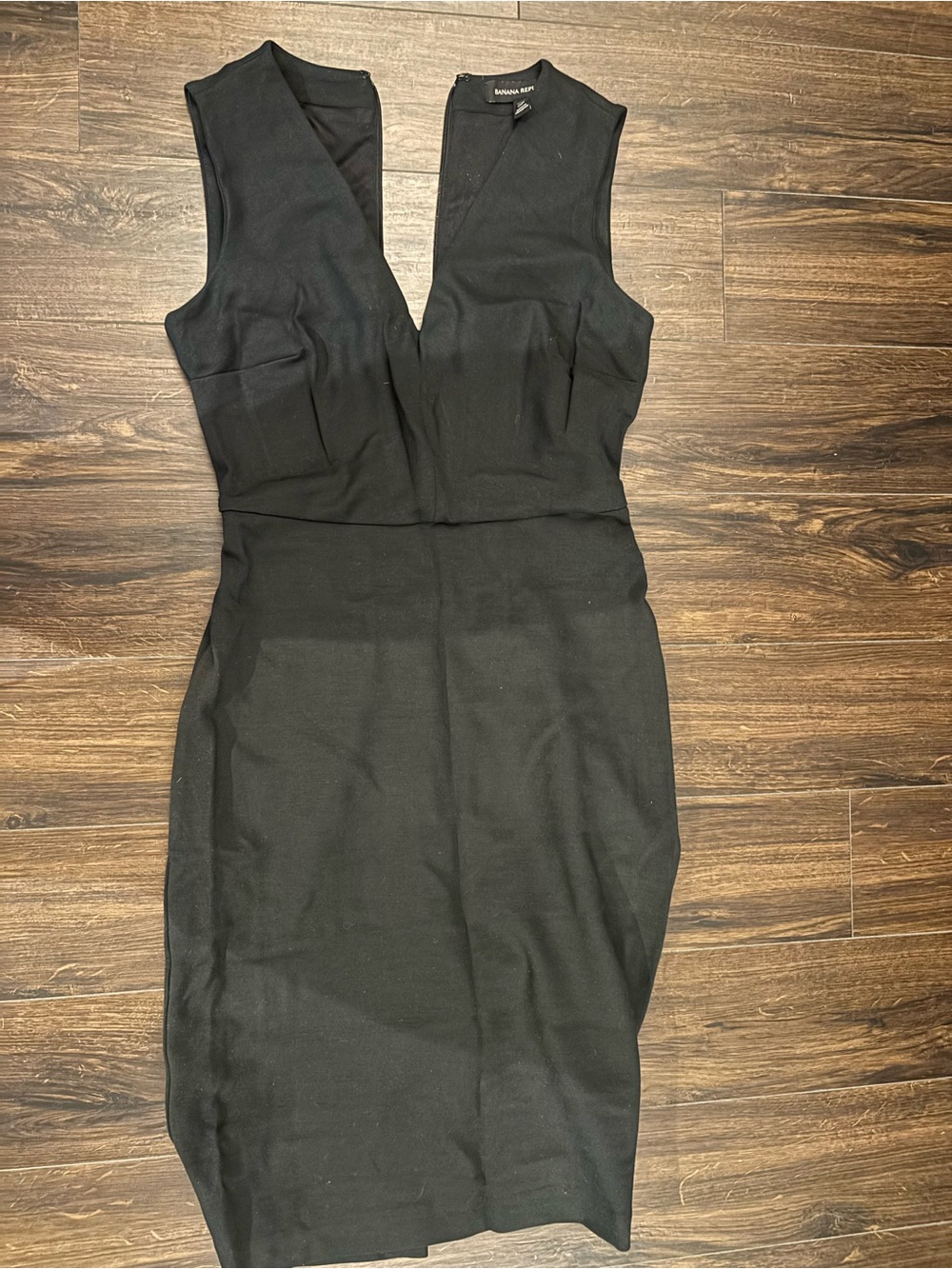 Banana Republic Black Sleeveless V-Neck Midi Dress